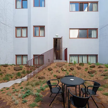 The Modernist, Architecture Experience Apartment *