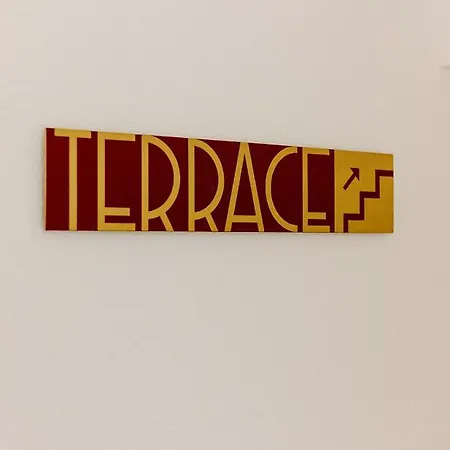 شقة The Modernist, Architecture Experience