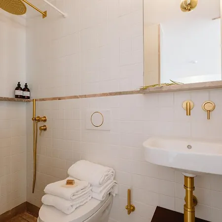 Daire The Modernist, Architecture Experience