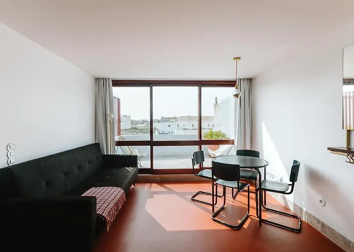 The Modernist, Architecture Experience District de Faro